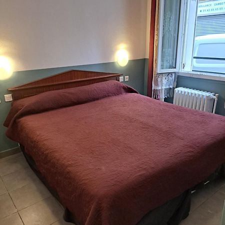 Hotel De Nantes Париж Екстериор снимка