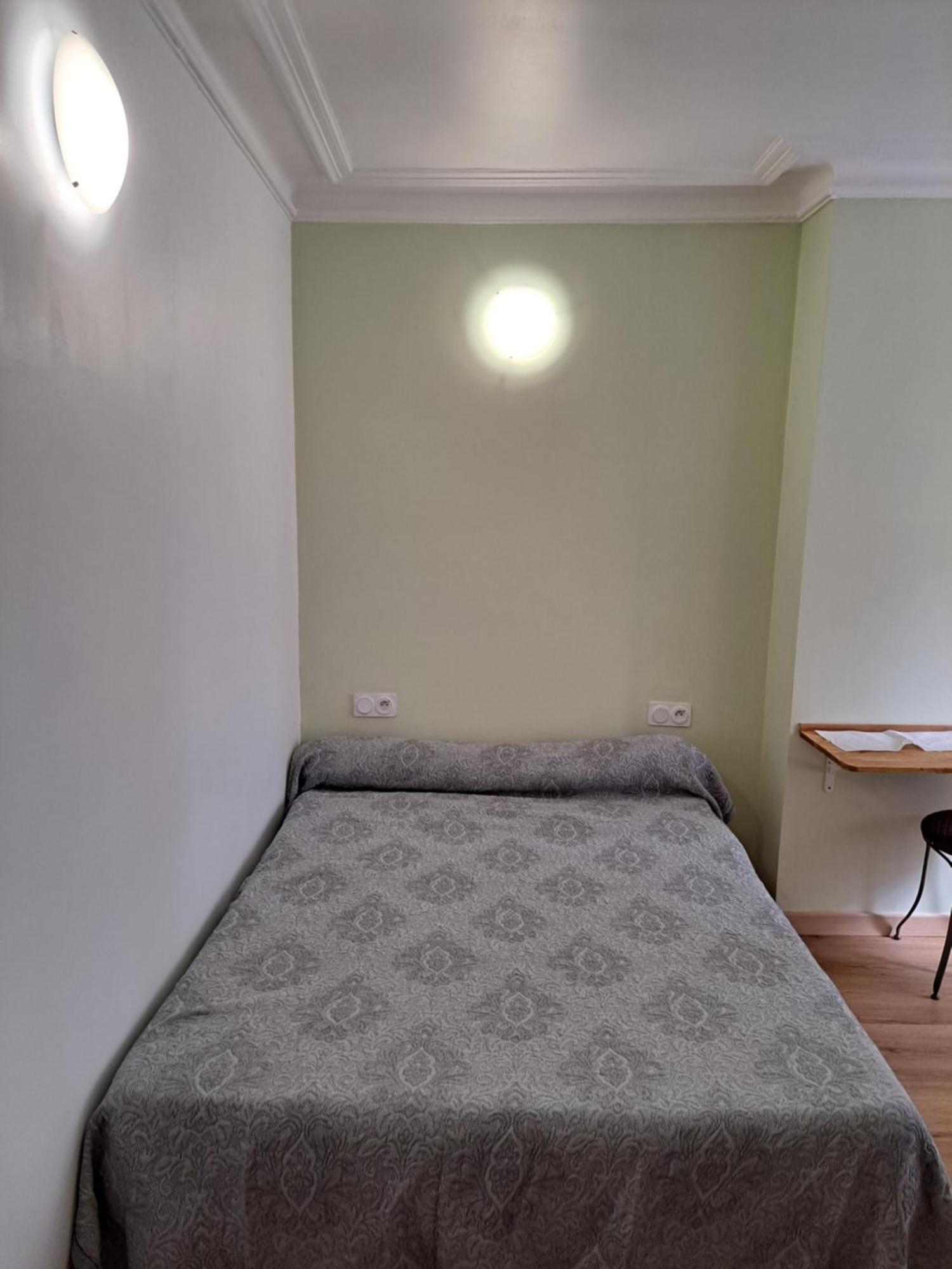Hotel De Nantes Париж Екстериор снимка