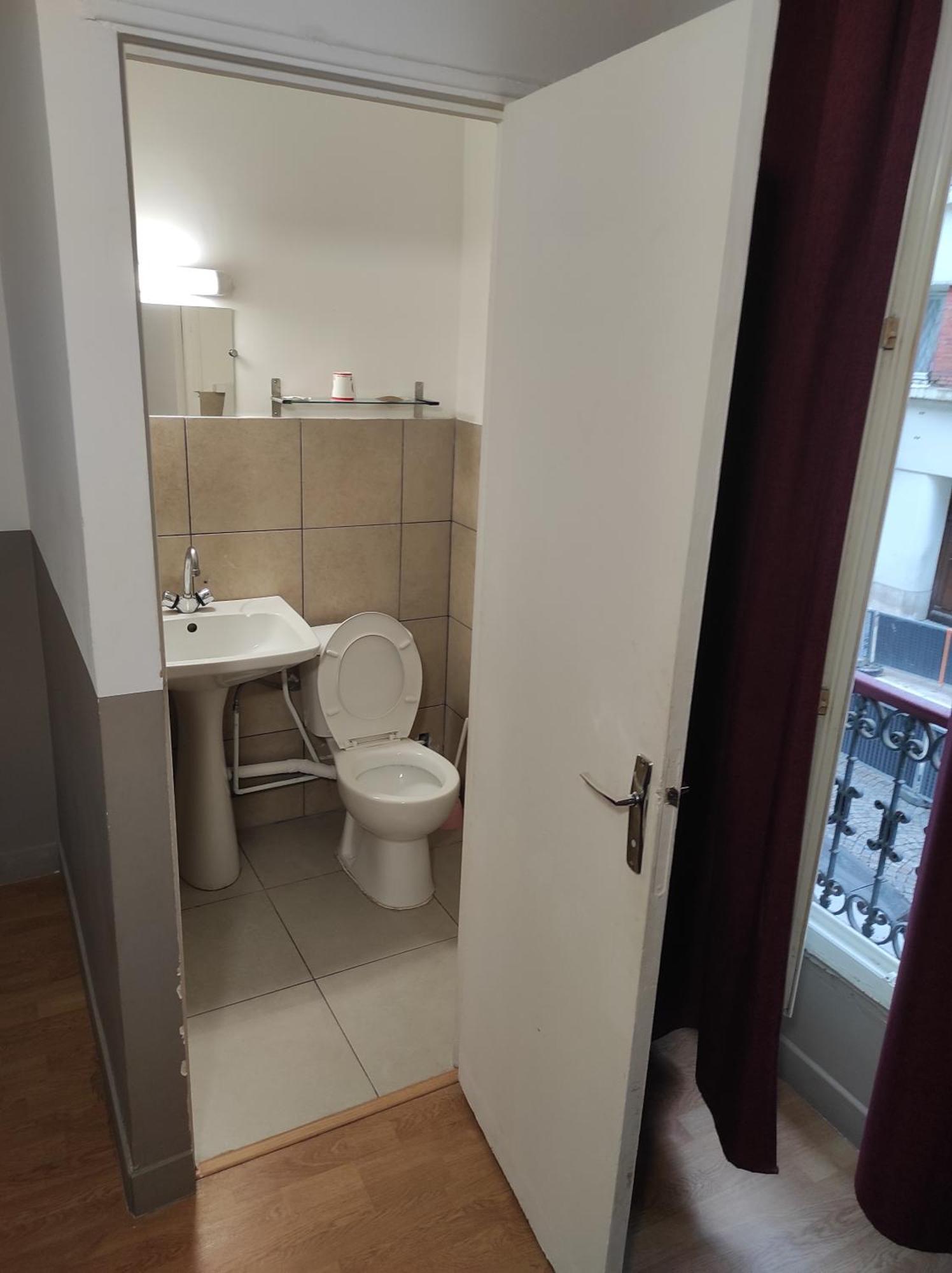 Hotel De Nantes Париж Екстериор снимка