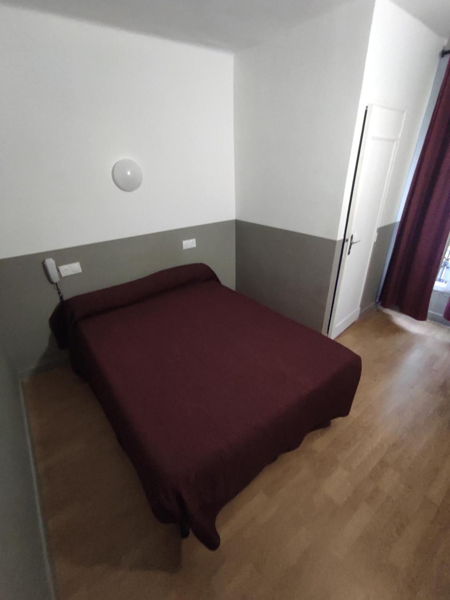 Hotel De Nantes Париж Екстериор снимка