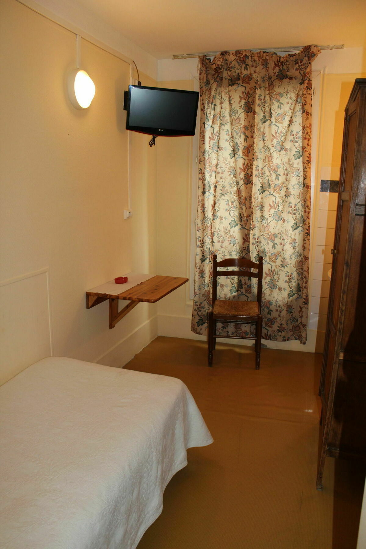 Hotel De Nantes Париж Екстериор снимка