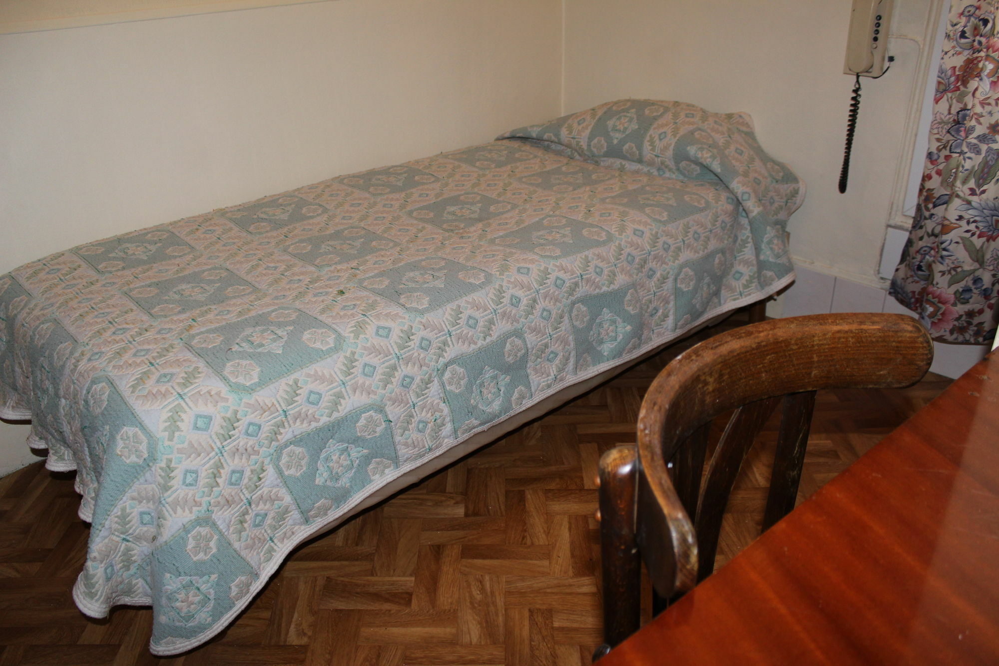 Hotel De Nantes Париж Екстериор снимка