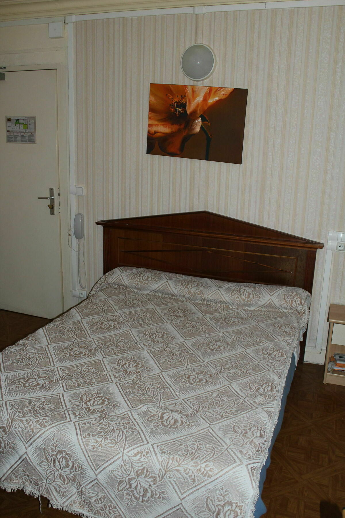 Hotel De Nantes Париж Екстериор снимка